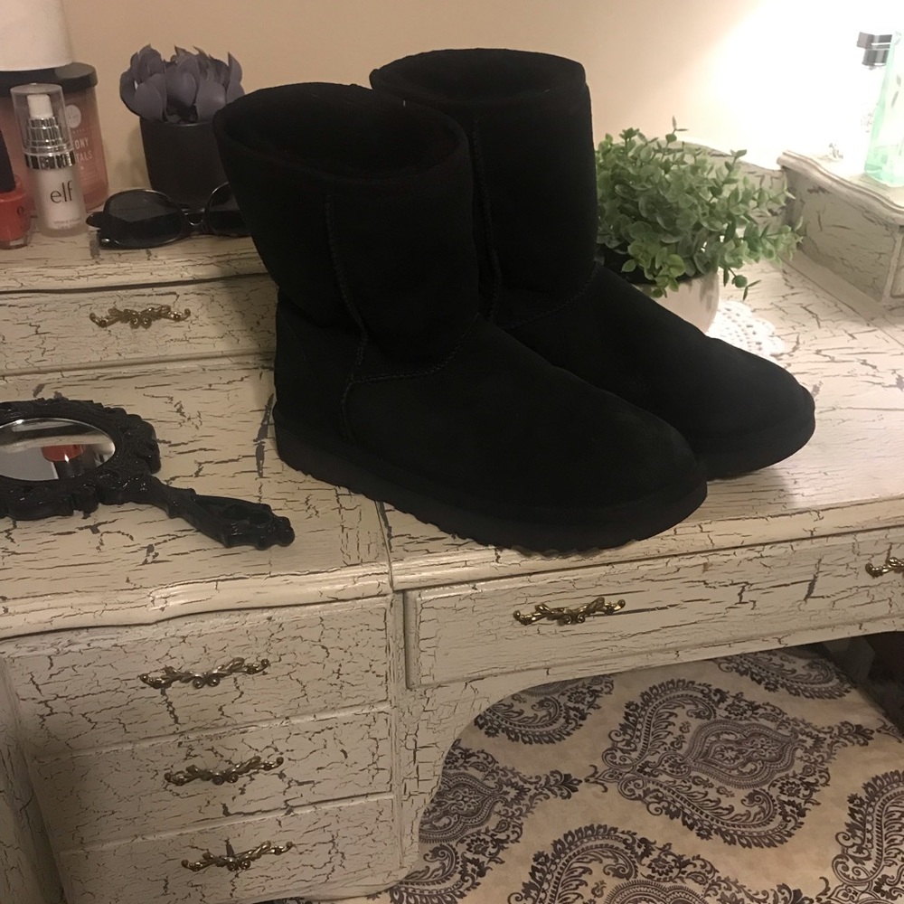 Ugg boots black